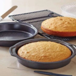 Oval baking tin