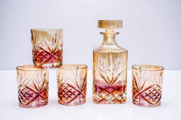 Whiskey Decanter Square With 4 Glasses Gold